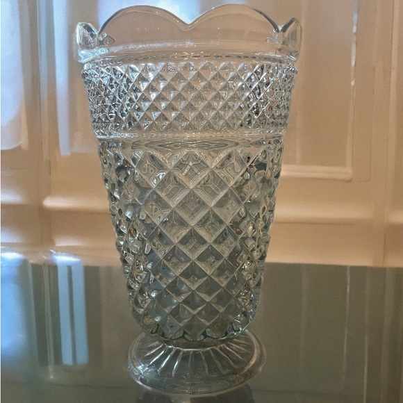 Diamond-Cut Vase - Picture 1 of 3